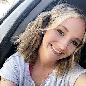 Meet your Posher, Deantha